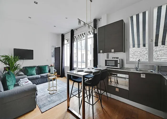 And Quiet 1bdr 8th - Bail Mobilite Lejlighed Paris