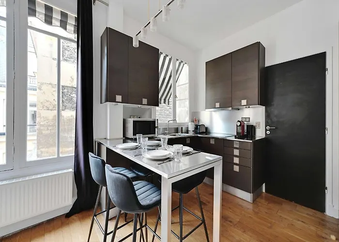 And Quiet 1bdr 8th - Bail Mobilite Lejlighed Paris