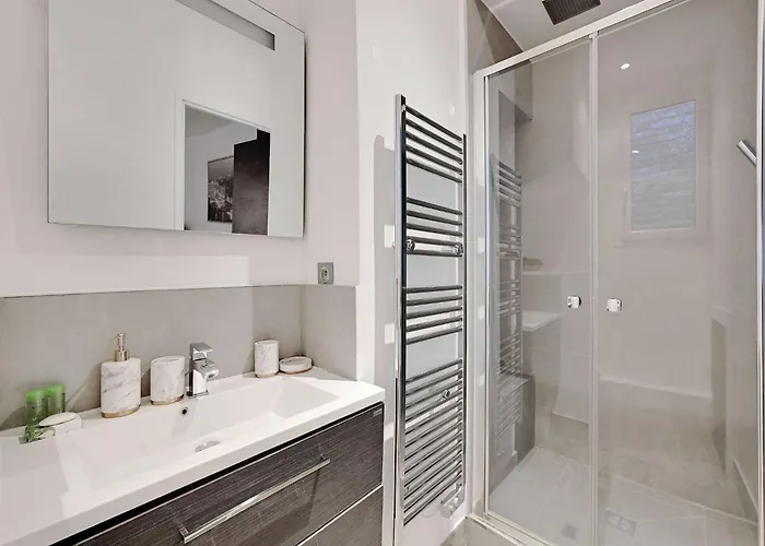 And Quiet 1bdr 8th - Bail Mobilite * Paris